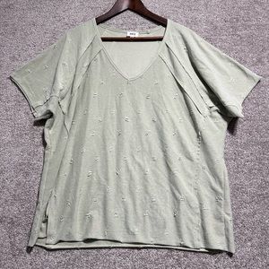 BKE Buckle Woman’s Green V neck Distressed Short Sleeve Top Shirt Size XL